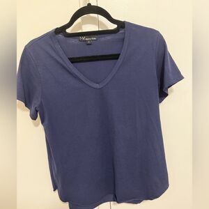 Metric Knits Navy V Neck Short Sleeve Woman’s Top with High Low Hem. Size S.